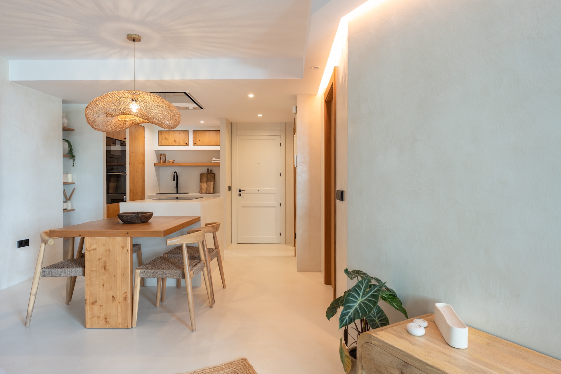 Resa Estates apartment for sale Botafoch Ibiza woonkamer.jpg